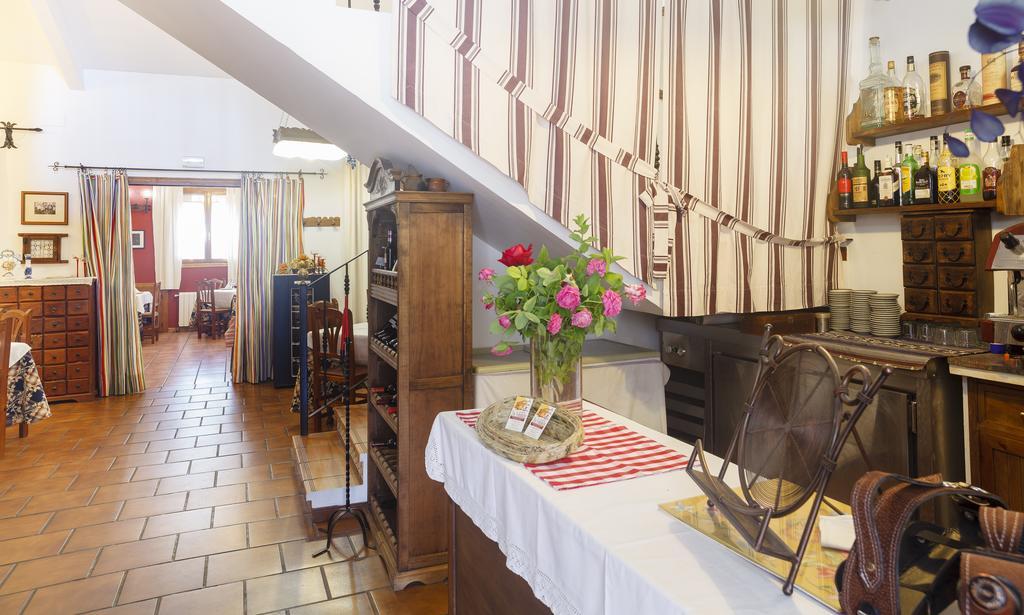 La Casa Del Tio Venancio Pension Caracenilla Buitenkant foto
