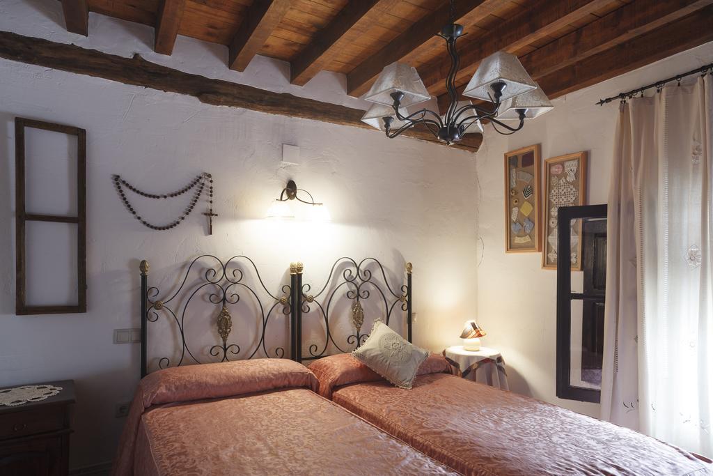 La Casa Del Tio Venancio Pension Caracenilla Buitenkant foto
