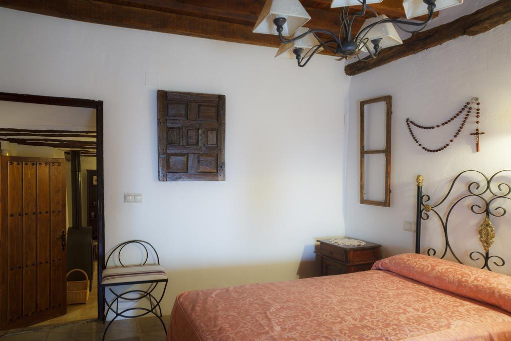La Casa Del Tio Venancio Pension Caracenilla Buitenkant foto